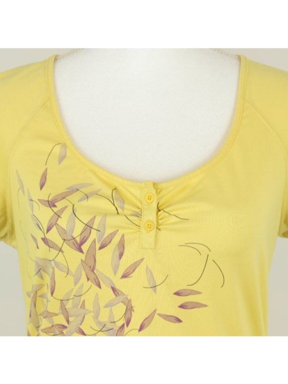 The North Face Women's Medium Yellow Nature Themed Casual & Performance Tee - Picture 2 of 9
